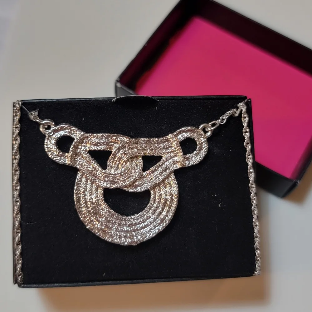 Silver Tone Knotted Necklace Avon Vintage SAQ
